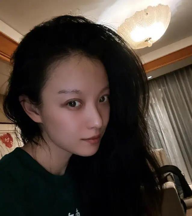 上那种不服, 背后承载了
