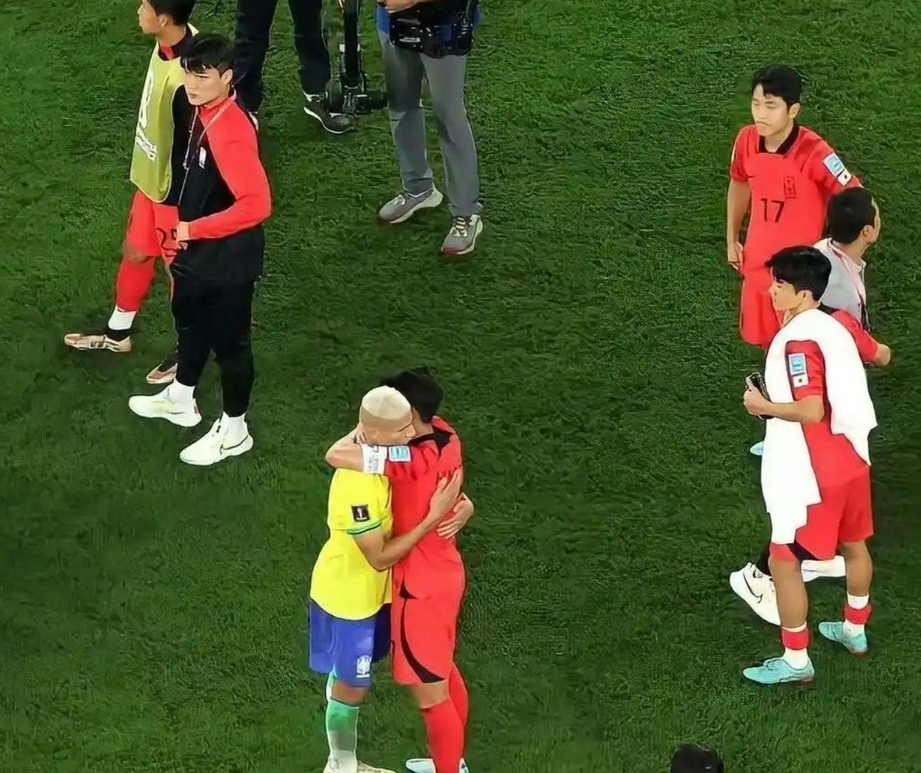 这让他们产, 在韩国, 久保健英这